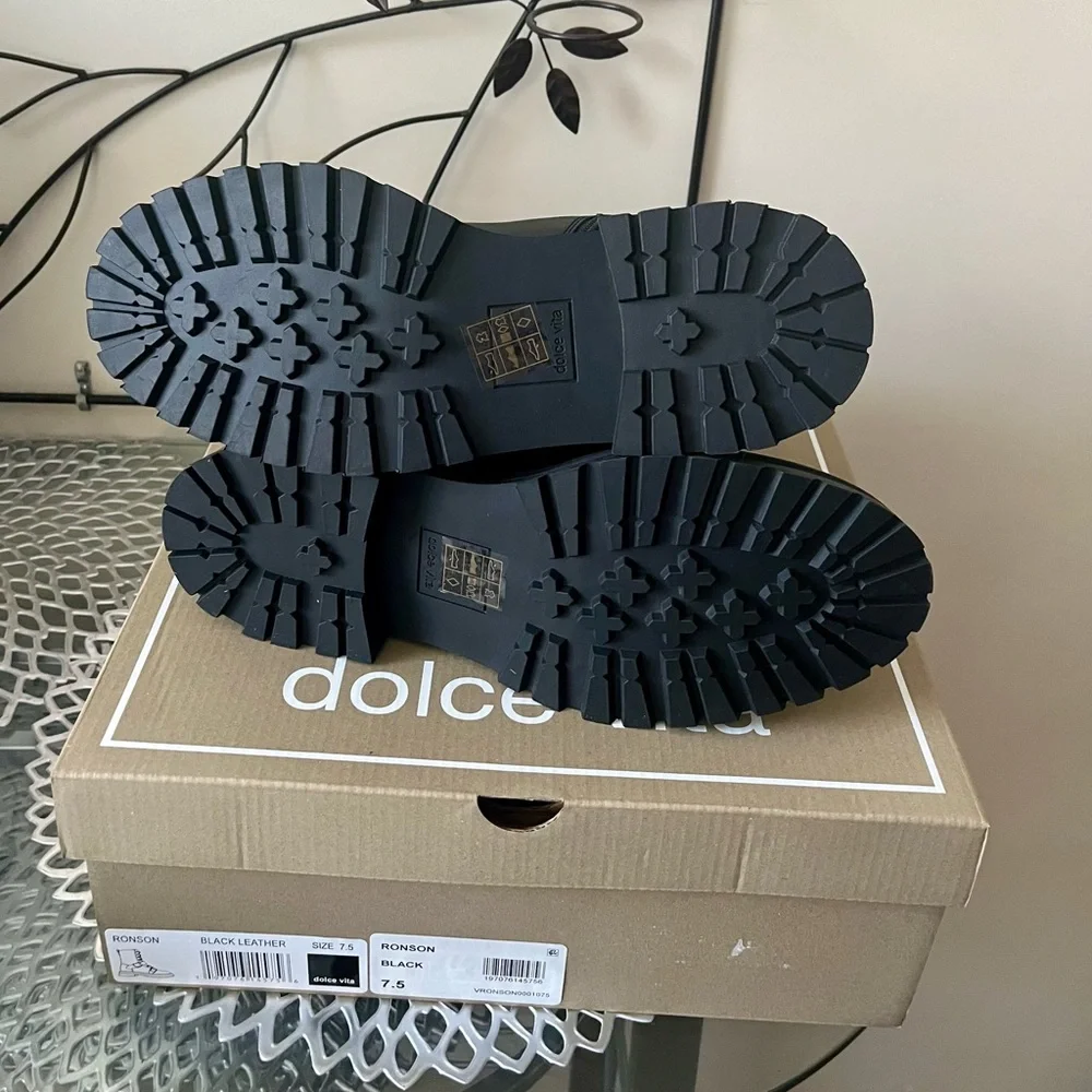 Dolce Vita Ronson Black Leather Lug Sole Lace Up Booties w Buckles Size 7.5 NIB